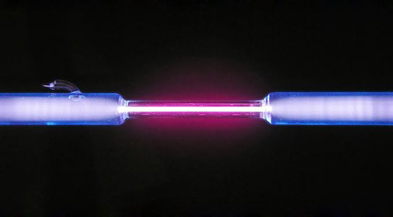Deuterium discharge cell.Image courtesy of Wikimedia Commons
